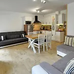 Karpacz4you Przy Deptaku Z Garażem 9,8 - Zima W Górach 2026 Apartamento